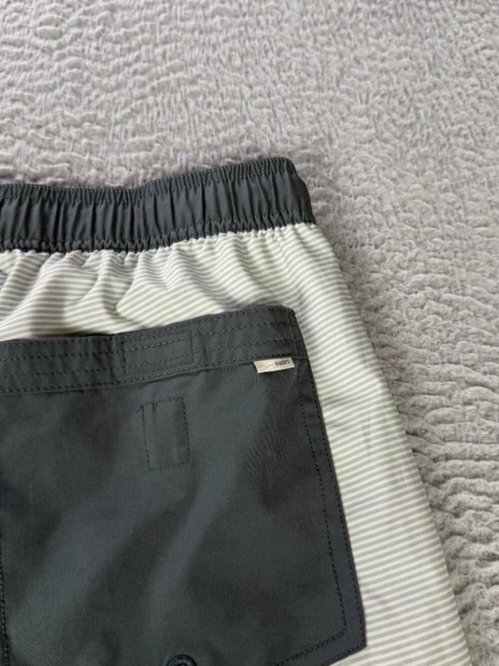 Vuori Kore Shorts Mens Medium Multicolor Striped Lined Drawstrings Athletic Gym - Picture 8 of 11
